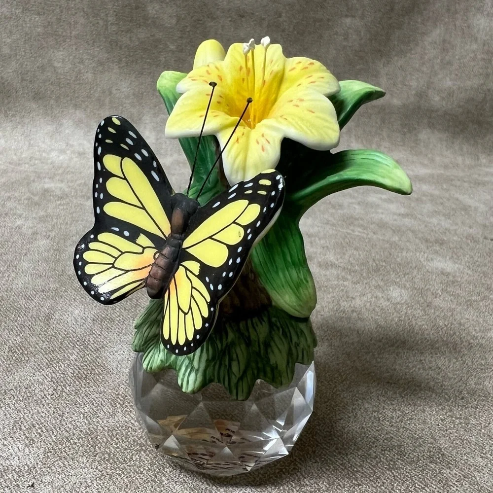 Seymour Mann Porcelain Monarch Butterfly & Yellow Lily Blossom on crystal ball